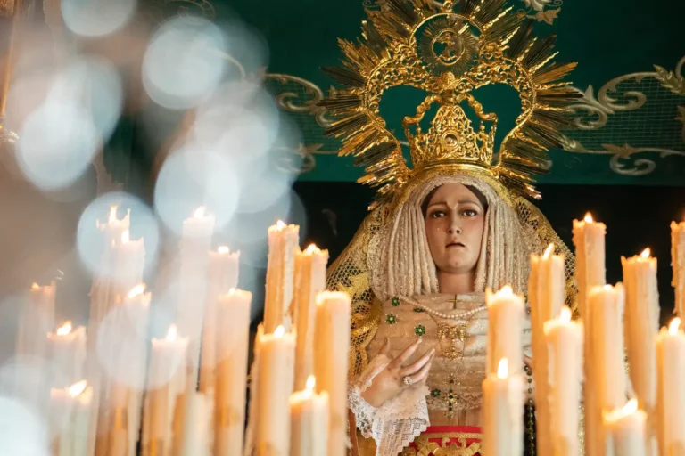 Jueves Santo. Ilustre y Venerable Cofradía de Nuestro Padre Jesús Nazareno, María Santísima de los Dolores, Santo Entierro y María Santísima de la Esperanza